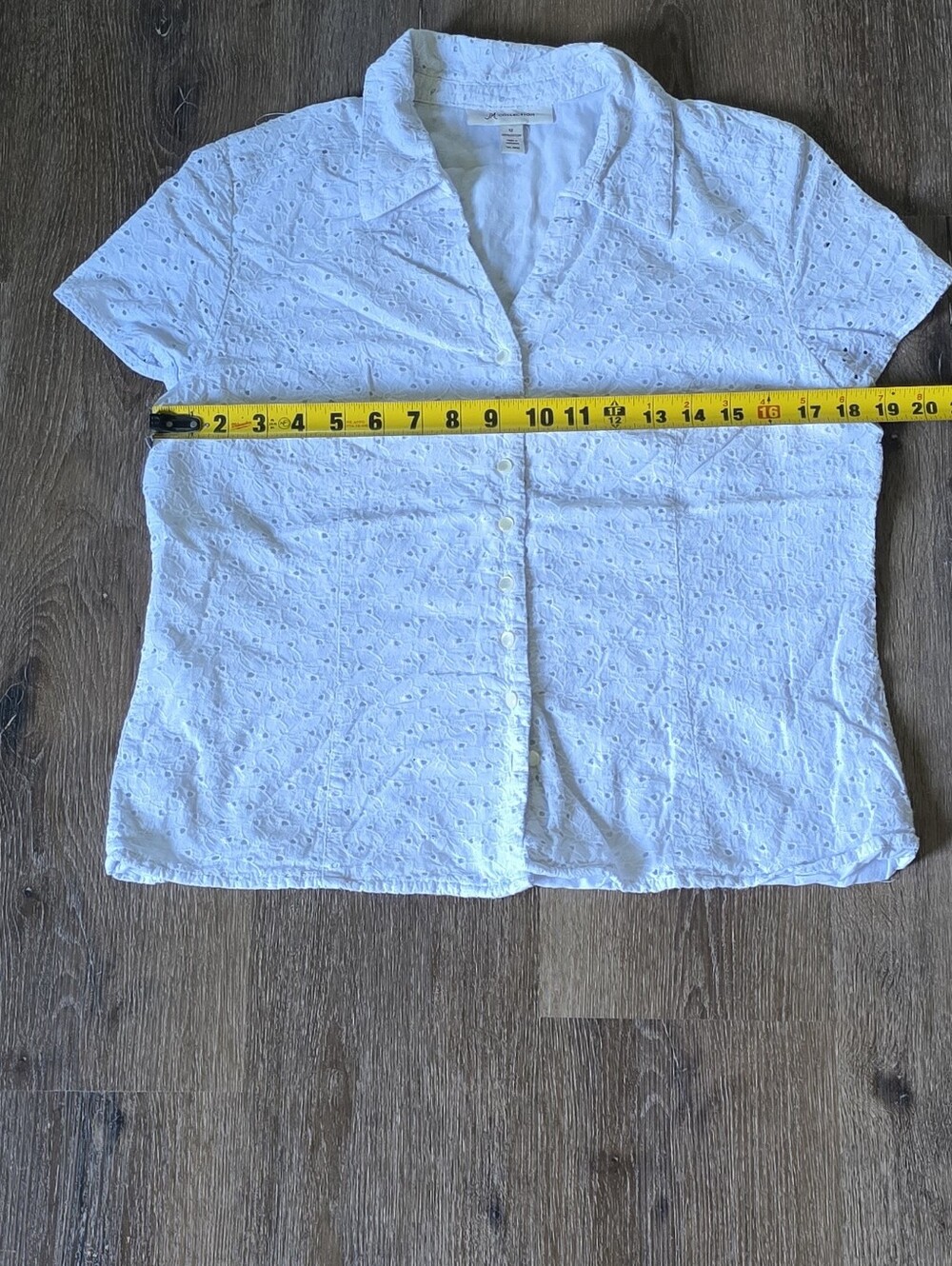 100 % Cotton JM Collection White Eyelet Collared Short Sleeve Blouse